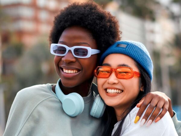 Home Happy friends with glasses